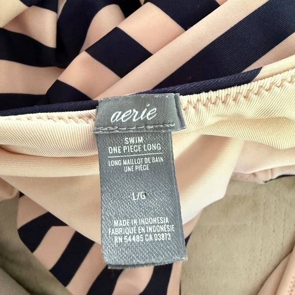 Aerie | L Striped Scoop Neck One-Piece Swimsuit - Picture 5 of 5